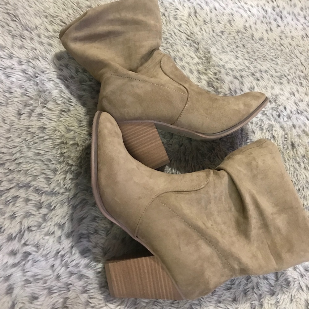 Boots - Picture 2 of 4